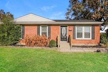 215 KIM CT LOUISVILLE, KY 40214